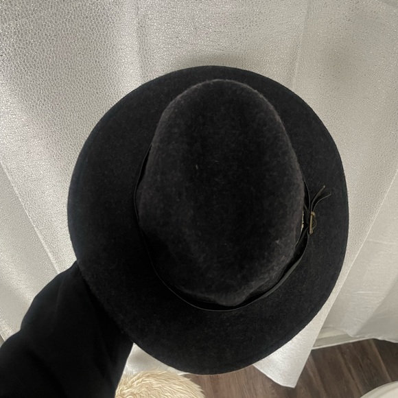 Fedora - Picture 6 of 6